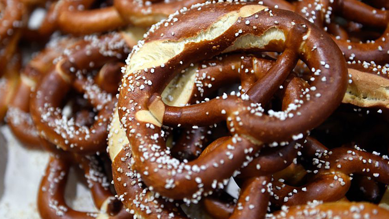 Students served pretzels covered in oven cleaner, lawsuit claims — Buford Schools news